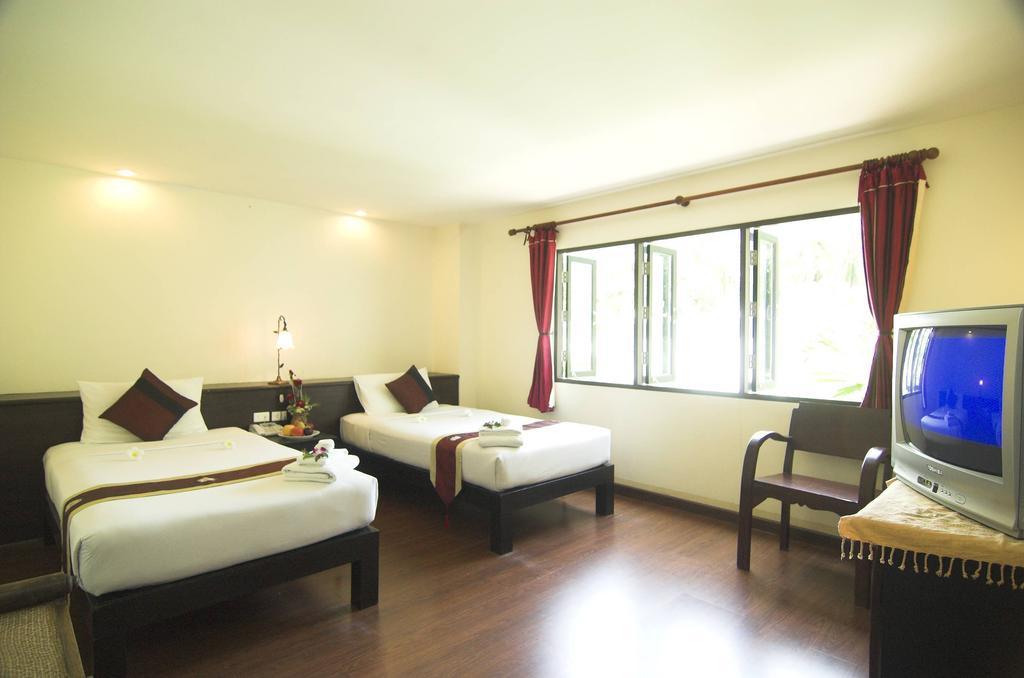 Phuket Heritage Hotel Karon Exterior photo